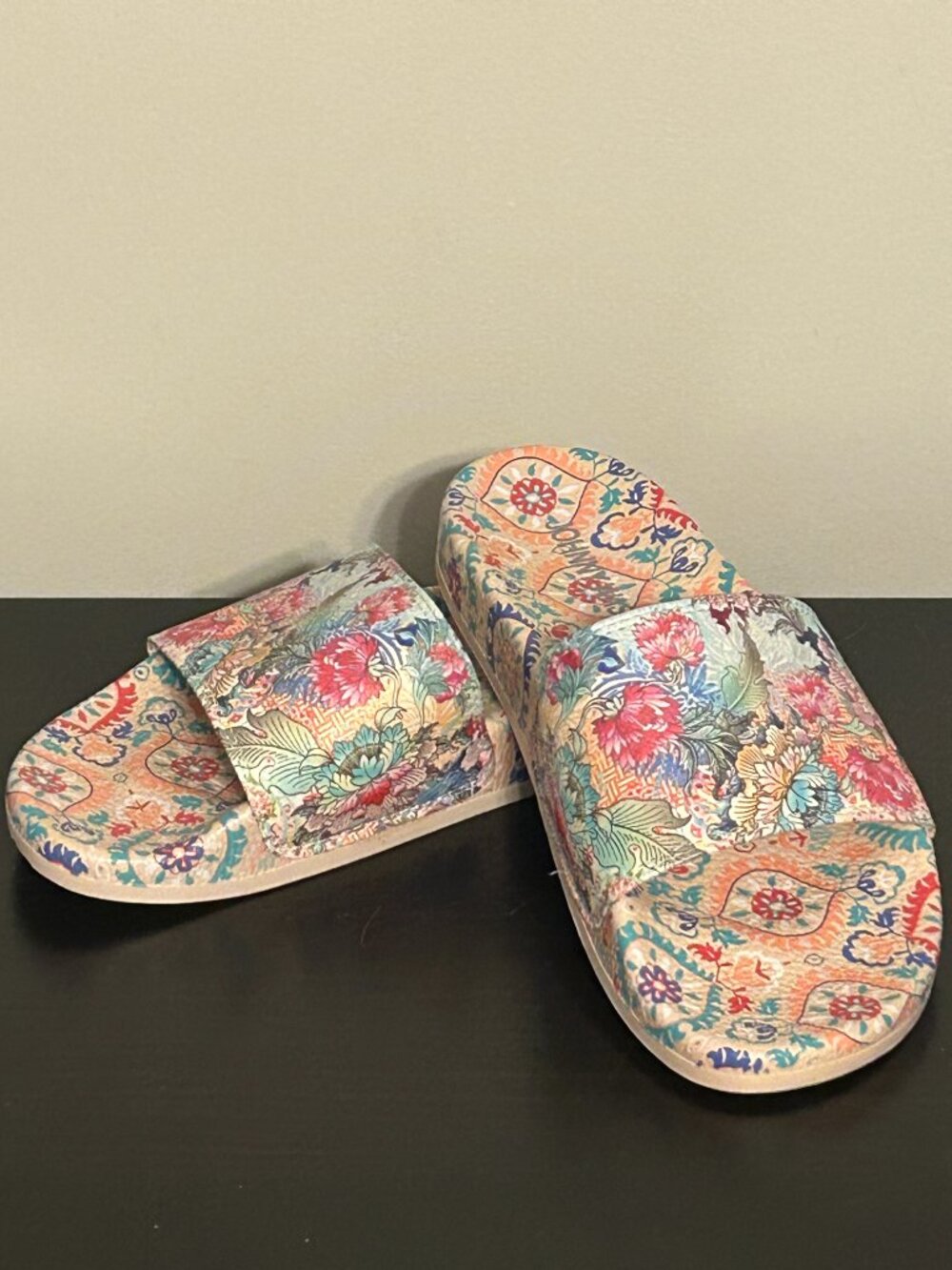 JOHNNY WAS Sz 7 Pearce Wave Multi-Color Floral Pool Slide Sandals